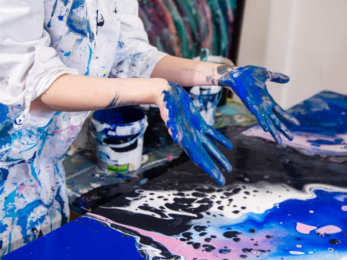 STEM, arts and crafts holiday activity